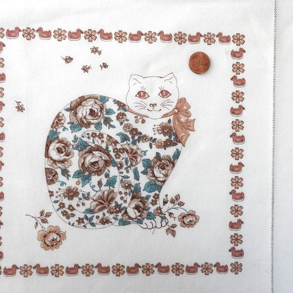 Farm Animals Quilt Cotton Fabric Floral Design - Picture 2 of 7